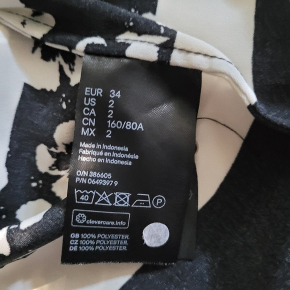 Size 2 - xs -  H&M Floral dress w/  tie belt black white - Picture 12 of 17